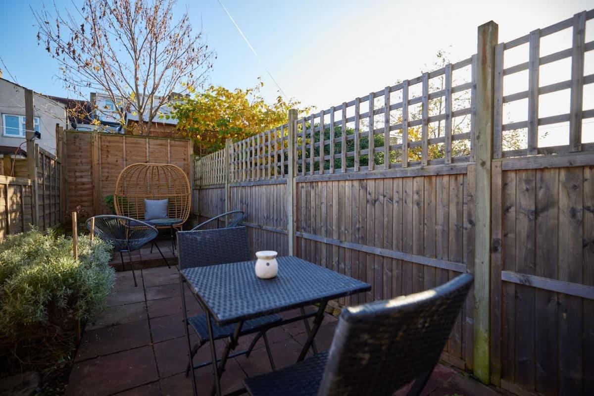 The Leyton Midland Crib - Cozy 2bdr Flat With Study + Garden London